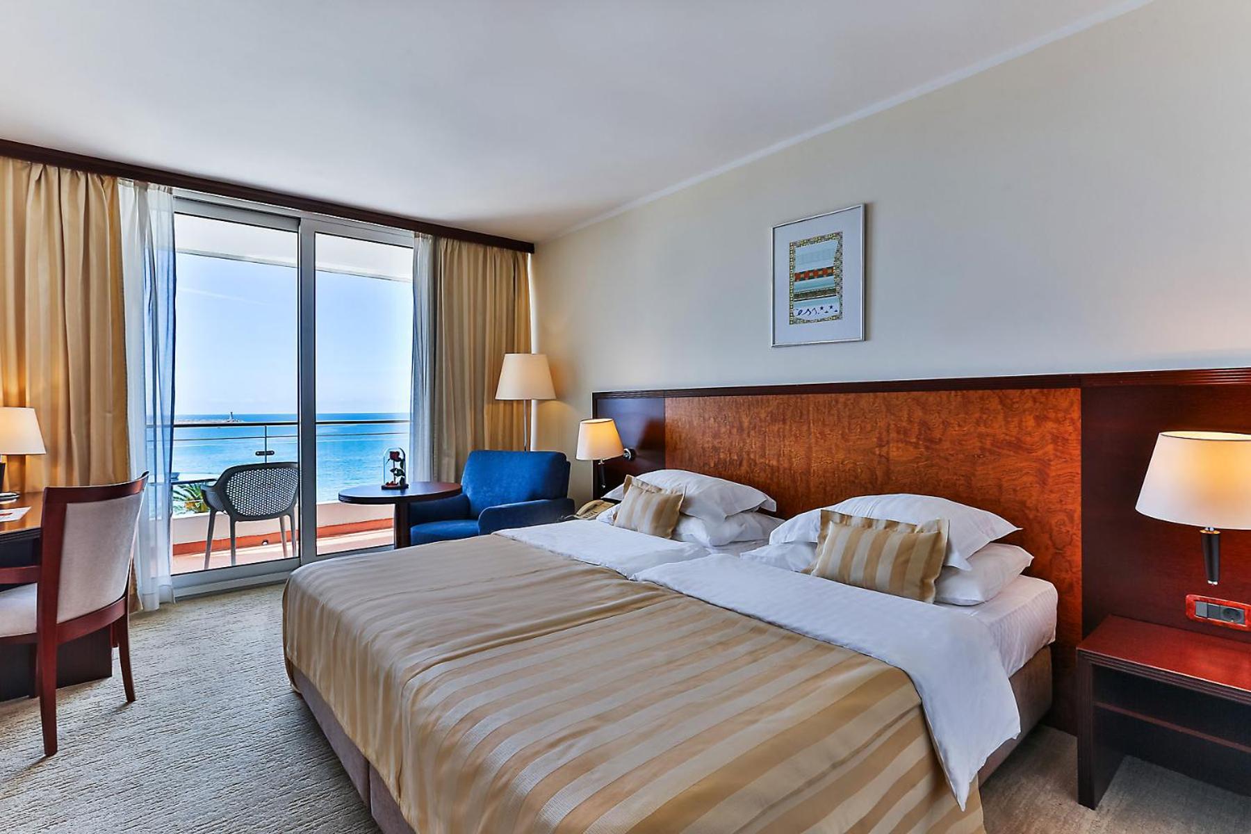 Double or Twin Room with Balcony and  Sea View,1596863994:JPEG